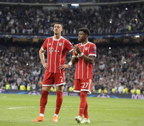 01.05.2018, Fussball UEFA Champions League 2017 2018, Halbfinale Rückspiel, Real Madrid - FC Bayern München, im Bernabeu-Stadion Madrid. Frust nach dem Ausscheiden aus der Championsleague, v.li: Sandro Wagner (FC Bayern München), David Alaba (FC Bayern München),