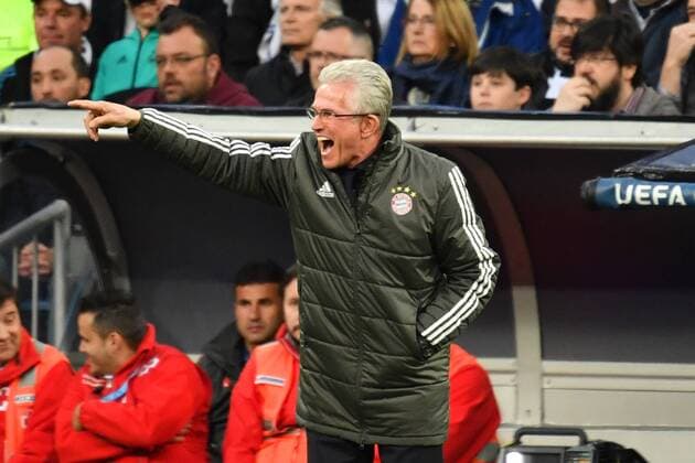 Jupp HEYNCKES (Trainer Bayern Muenchen), Gestik,gibt Anweisungen,Einzelbild,angeschnittenes Einzelmotiv,Halbfigur,halbe Figur. Fussball Champions League, Halbfinale, Real Madrid-FC Bayern Muenchen 2-2. am 01.05.2018,E S T A D I O S A N T I A G O B E R N A B E U.
