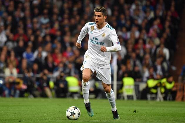 Cristiano Ronaldo (Real Madrid), Aktion,Einzelaktion,Einzelbild, Freisteller,Ganzkoerperaufnahme, ganze Figur. Fussball Champions League, Halbfinale, Real Madrid-FC Bayern Muenchen 2-2. am 01.05.2018,E S T A D I O S A N T I A G O B E R N A B E U.