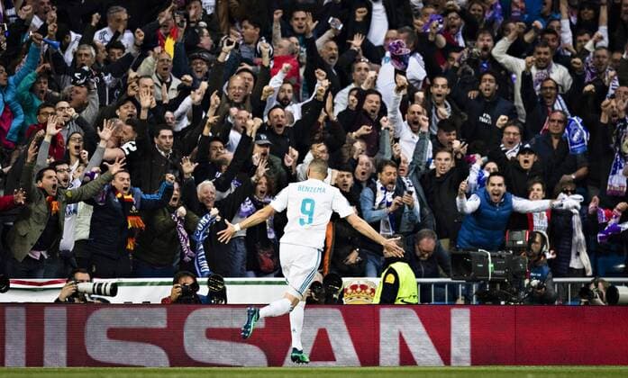 Madrid, 01.05.2018 Real Fans jubeln über das Tor von Karim Benzema (Real) Real Madrid - Bayern München