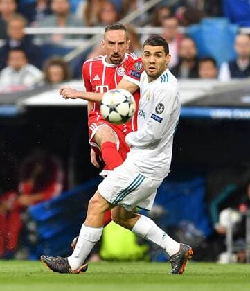 Franck Ribery (FC Bayern), am Ball, vorne Mateo Kovacic (Real), Real Madrid - FC Bayern UEFA-Champions League, CL, Halbfinale, 1 2 Finale, Rückspiel, Saison 2017 2018, Fußball, Fussball, soccer, Herren, Deutschland, Germany, Madrid, 1.5.2018 Stadion Bernabeu