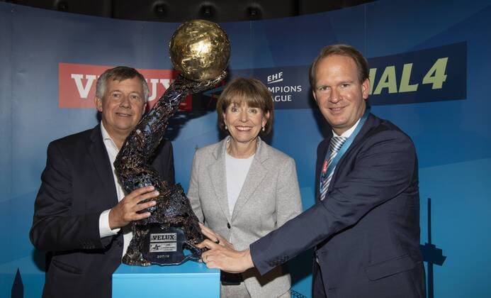 Auslosung Final 4 Handball Champions League Koeln Deutschland Datum: 02.05.2018 Henriette Reker Michael Wiederer Stefan Löcher