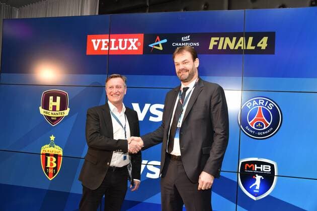 Vertreter der Halbfinalgegner von HBC Nantes (FRA) vs Paris Saint-Germain Handball (FRA), l-r, posieren am 02.05.2018 in Köln bei der Auslosung der Handball Champions League Halbfinale VELUX EHF FINAL4 2017 das am 26. und 27.Mai in Köln stattfindet.