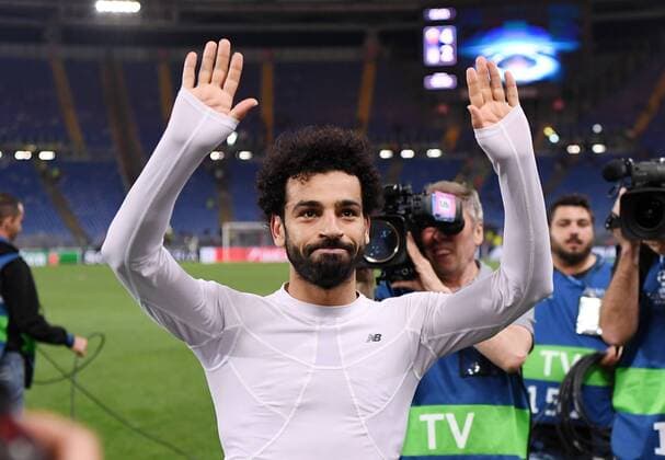FUSSBALL CHAMPIONS LEAGUE SAISON 2017 2018 HALBFINALE RUECKSPIEL AS Rom - FC Liverpool 02.05.2018 SCHLUSSJUBEL FC Liverpool; Mohamed Salah vor dem Gaestefanblock des Olympia Stadion in Rom Rom