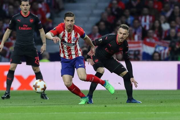 Spanien, Madrid 03.05.2018, UEFA Europa League - 2017 2018 Season, Semi-finals, Second leg, Halbfinale, Atletico Madrid - Arsenal FC, Gabi (ATL) und Laurent Koscielny (AFC) im Zweikampf ( DeFodi048