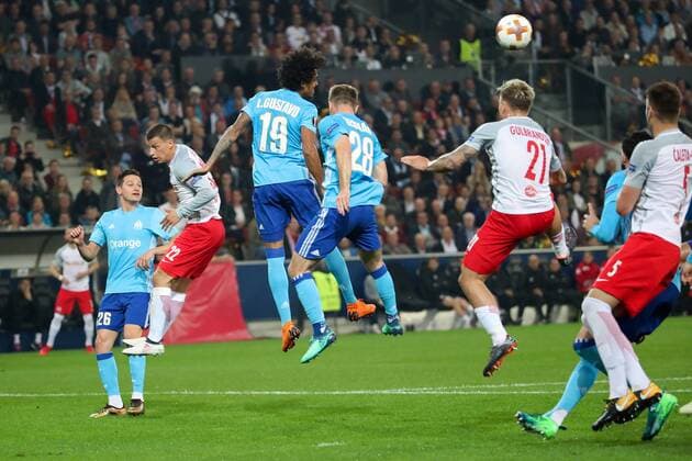 SOCCER - EL, RBS vs Marseille SALZBURG,AUSTRIA,03.MAY.18 - SOCCER - UEFA Europa League, semifinal, Red Bull Salzburg vs Olympique Marseille. Image shows Florian Thauvin (Marseille), Stefan Lainer (RBS), Luiz Gustavo, Valere Germain (Marseille), Fredrik Gulbrandsen and Duje Caleta-Car (RBS). GEPAxpictures xChristianxWalgram