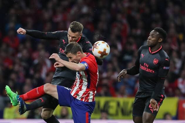 Spanien, Madrid 03.05.2018, UEFA Europa League - 2017 2018 Season, Semi-finals, Second leg, Halbfinale, Atletico Madrid - Arsenal FC, Gabi (ATL) und Aaron Ramsey (AFC) im Zweikampf ( DeFodi048