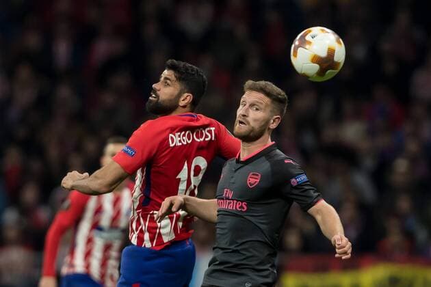 Spanien, Madrid 03.05.2018, UEFA Europa League - 2017 2018 Season, Semi-finals, Second leg, Halbfinale, Atletico Madrid - Arsenal FC, Diego Costa (ATL) und Shkodran Mustafi (AFC) im Zweikampf ( DeFodi048