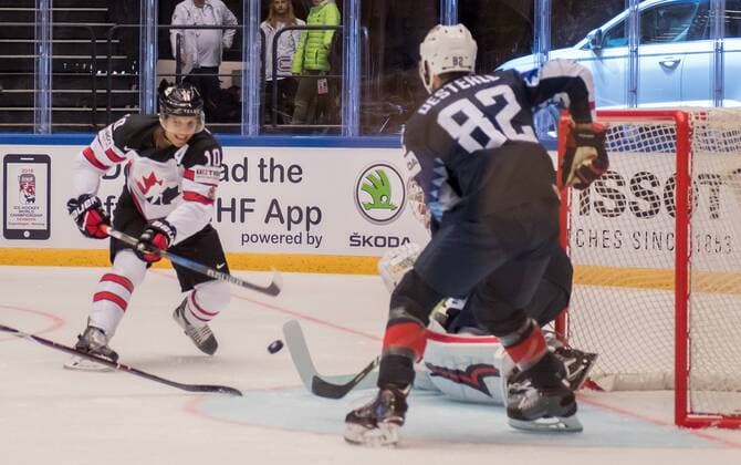 04.05.2018, xblx, Eishockey WM 2018, USA - Kanada, emspor, v.l. Brayden Schenn (Team Canada, Kanada), Jordan Oesterle (Team USA), Keith Kinkaid (Team USA) Herning