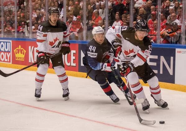 04.05.2018, xblx, Eishockey WM 2018, USA - Kanada, emspor, v.l. Jean-Gabriel Pageau (Team Canada, Kanada), Neal Pionk (Team USA), Bo Horvat (Team Canada, Kanada) Herning