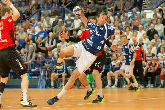 Max Darj ( 5, Bergischer HC) beim Wurf Bergischer HC vs. SG BBM Bietigheim, Handball, 2. Bundesliga, 04.05.18 Solingen NRW Deutschland Klingenhalle