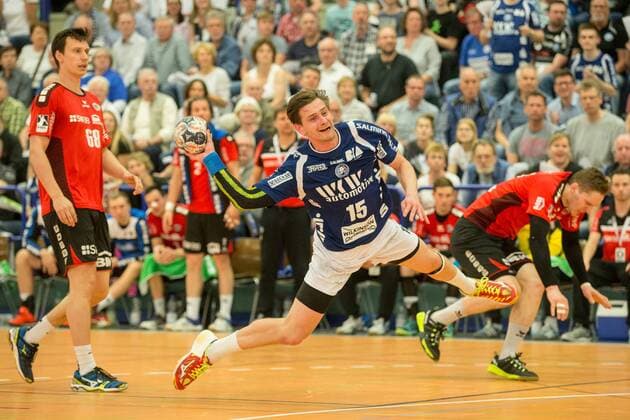 Milan Kotrc ( 15, Bergischer HC) beim Wurf Bergischer HC vs. SG BBM Bietigheim, Handball, 2. Bundesliga, 04.05.18 Solingen NRW Deutschland Klingenhalle