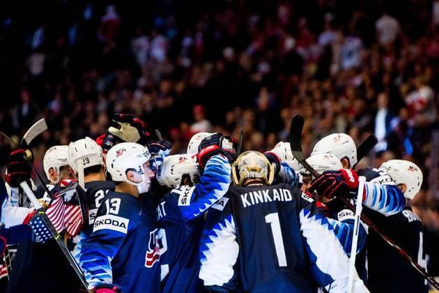 180504 Players of USA celebrate with goaltender Keith Kinkaid after the IIHF Ice hockey Eishockey World Championship WM Weltmeisterschaft match between USA and Canada on May 4, 2018 in Herning. Photo: Vegard Wivestad Gr¿tt BILDBYRN kod VG 170149 Copyright: VEGARDxWIVESTADxGR¯TT BB180504BB214