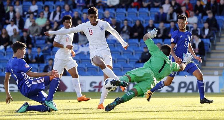 England v Israel UEFA EURO EM Europameisterschaft Fussball U17 U 17 Championship Tyreece John-Jules (9) of England attempts to scorel during the UEFA Euro U17 Championship match at the Proact stadium, Chesterfield Content Not Available For UK Newspapers Copyright: xSimonxMoorex FIL-11743-0013