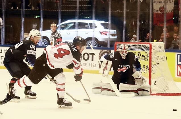 Eishockey WM, Kanada - USA 4th May 2018, Jyske Bank Boxen, Herning, Denmark; IIHF Ice hockey Eishockey World Championships, Group B, USA versus Canada; Neal PIONK (USA), challenges Jean PAGEAU (Canada) watched by Keith KINKAID (USA),  ActionPlus12019555