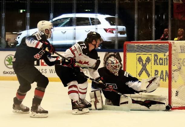 Eishockey WM, Kanada - USA 4th May 2018, Jyske Bank Boxen, Herning, Denmark; IIHF Ice hockey Eishockey World Championships, Group B, USA versus Canada; Jordan QUESTERLE (USA)beaten top the puck as Anthony BEAUVILLIER (Canada) scores past Keith KINKAID (USA)  ActionPlus12019559