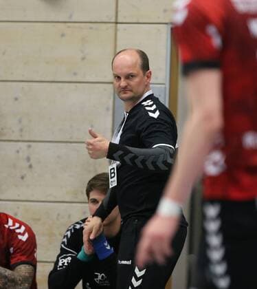2.HBL HSG Konstanz - VFL Luebeck Schwartau. Torge GreveTrainer (SCH). 2. Liga, Handball, HSG Konstanz - VFL Luebeck Schwartau, 04.05.2018 Konstanz Copyright: xEIBNER PeterxPisax EP_EER