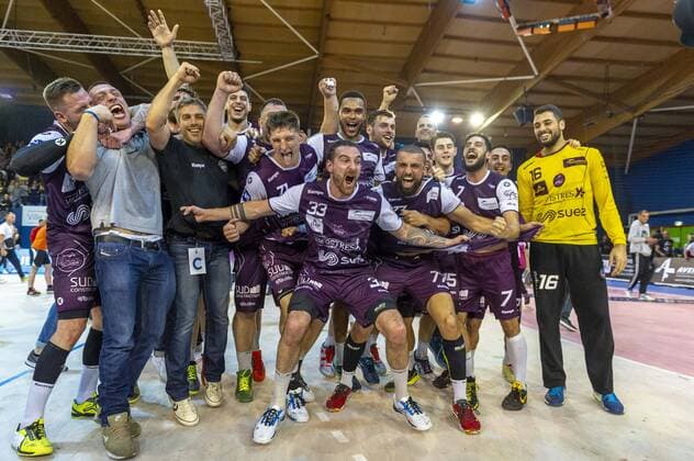 Bilder des Tages - SPORT Handball, Istres OPH ist französischer Meister Joie equipe Istres HANDBALL : Istres vs Dijon - Proligue - Istres - 04 05 2018 NorbertScanella Panoramic 
