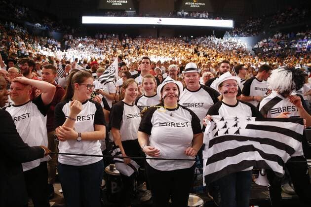 Joie supporters Breton HANDBALL : Toulon St Cyr vs Brest - Finale Coupe de France Femmes - 05 05 2018 GwendolineLeGoff Panoramic 