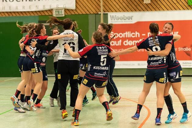 Siegesjubel Herrenberg, SG H2Ku Herrenberg Kuties vs. Kurpfalz Baeren, Handball, 2.Bundesliga, Frauen, HBF, Saison 17 18, 05.05.2018, SG H2Ku Herrenberg Kuties vs. Kurpfalz Baeren, Handball, 2.Bundesliga, Frauen, HBF, Saison 17 18, 05.05.2018 Herrenberg Copyright: xEibner-Pressefoto WolfgangxFrankx SGH
