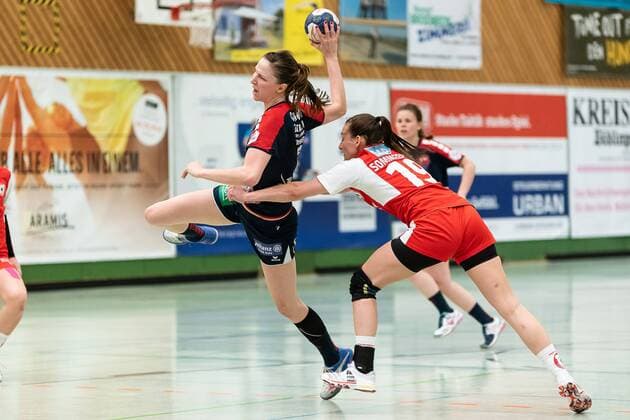 Sulamith Klein (SG H2Ku Herrenberg Kuties 07), Sophia Sommerrock (Kurpfalz Baeren 19), SG H2Ku Herrenberg Kuties vs. Kurpfalz Baeren, Handball, 2.Bundesliga, Frauen, HBF, Saison 17 18, 05.05.2018, SG H2Ku Herrenberg Kuties vs. Kurpfalz Baeren, Handball, 2.Bundesliga, Frauen, HBF, Saison 17 18, 05.05.2018 Herrenberg Copyright: xEibner-Pressefoto WolfgangxFrankx SGH