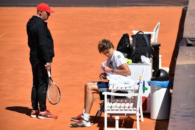 von Alexander ZVEREV (GER) mit seinme Vater und Trainer Alexander Michailowitsch Swerew waehrend eines Trainings, Tennis BMW Open 2018 am 06.05.2018 in Muenchen.