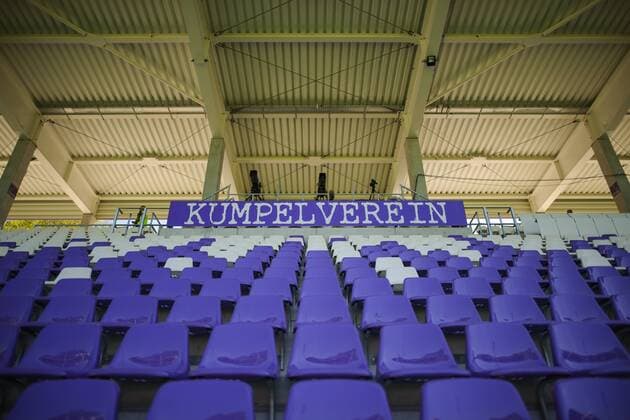 Fußball, Stadiongeschichte FC Erzgebirge Aue Das Erzgebirgsstadion rund zwei Stunden vor Anpfiff; SG Dynamo Dresden - FC Erzgebirge Aue; Fußball; 2. Liga; Saison 2017 2018; 33. Spieltag; Erzgebirgsstadion; Aue; 06. Mai 2018;