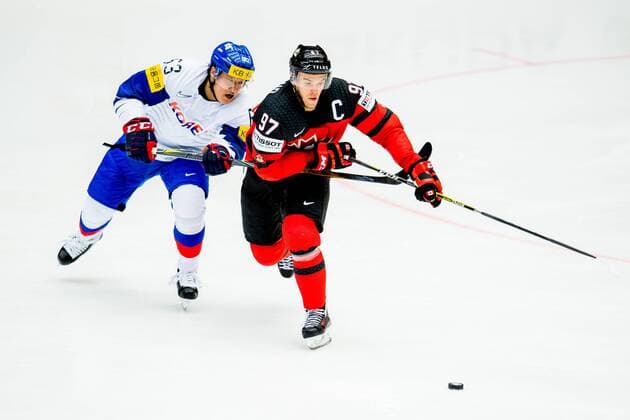 180506 Jin Kyu Park of South Korea and Connor McDavid of Canada during the IIHF Ice hockey Eishockey World Championship WM Weltmeisterschaft match between South Korea and Canada on May 6, 2018 in Herning. Photo: Vegard Wivestad Gr¿tt BILDBYRN kod VG 170154 Copyright: VEGARDxWIVESTADxGR¯TT BB180506BB148
