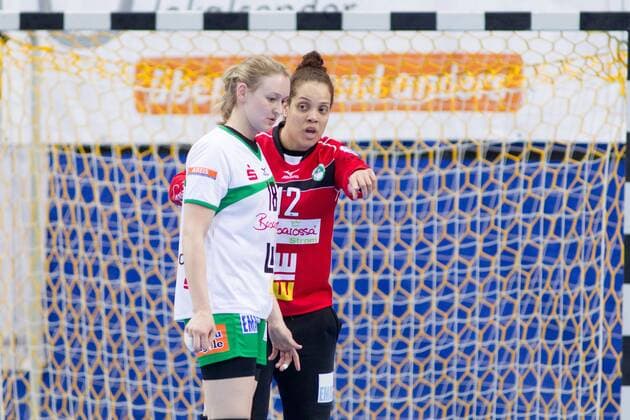 Kristy Zimmerman (Nr. 12 Frisch Auf Goeppingen Frauen) im Gespraech mit Alexandra Sviridenko (Nr. 18 Frisch Auf Goeppingen Frauen) VfL Oldenburg Handball vs Frisch Auf! Goeppingen Frauen VfL Oldenburg Handball vs Frisch Auf! Goeppingen Frauen, Handball, Handball Bundesliga, Saison 2017 2018, 06.05.2018 Oldenburg Copyright: xDanielxReinelt xEibner-Pressefotox EP_drt
