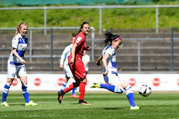 Danica Wu (MSV Duisburg, 13) beim Torschuß, Aktion, Einzelbild, Fussball, Allianz Frauen-Bundesliga, 1. FC Köln - MSV Duisburg,