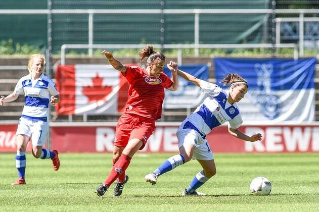 v.li. Lidija Kulis (1. FC Köln, 32), Barbara Dunst (MSV Duisburg, 18), Zweikampf, Spielszene, Duell, duel, tackle, tackling, Dynamik, Action, Aktion, Fussball, Fussball, Allianz Frauen-Bundesliga, 1. FC Köln - MSV Duisburg,