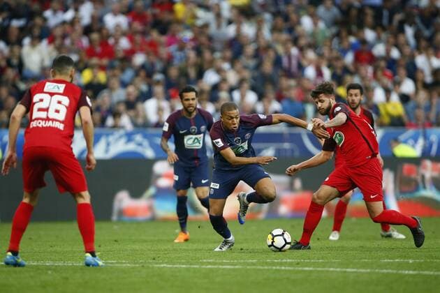 Kylian Mbappe (PSG) vs Valentin Vanbaleghem (Les Herbiers) FOOTBALL : Les Herbiers vs Paris Saint Germain - Finale Coupe de France - 08 05 2018 GwendolineLeGoff Panoramic 