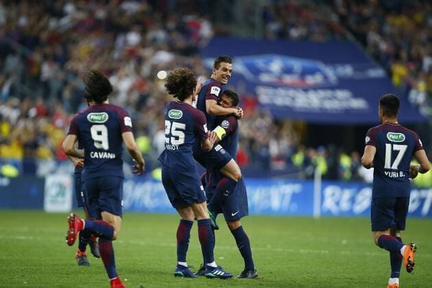 Bilder des Tages - SPORT Joie LO CELSO Giovani (PSG) avec Thiago SILVA (PSG) FOOTBALL : Les Herbiers vs Paris Saint Germain - Finale Coupe de France - 08 05 2018 GwendolineLeGoff Panoramic 