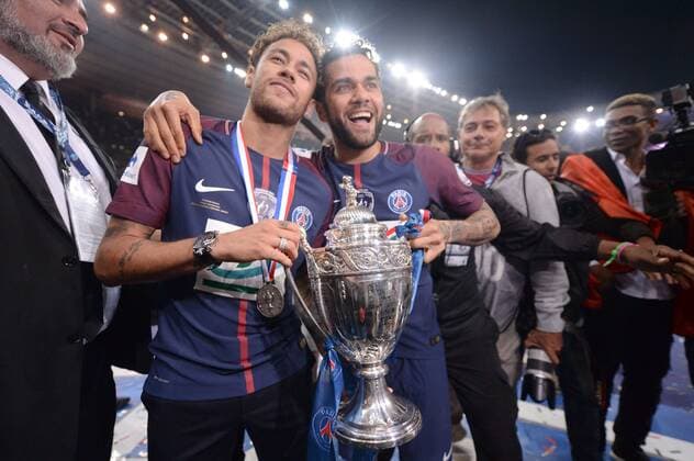 10 NEYMAR JR (PSG) - 32 DANI ALVES (PSG) - JOIE - TROPHEE FOOTBALL : Les Herbiers vs Paris SG - Coupe de France - Finale - 08 05 2018 AnthonyBIBARD FEP Panoramic 