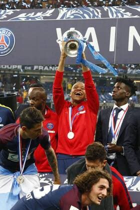 Kylian Mbappe (PSG) joie avec equipe FOOTBALL : Les Herbiers vs Paris Saint Germain - Finale Coupe de France - 08 05 2018 GwendolineLeGoff Panoramic 