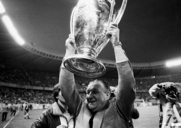 Europapokal der Landesmeister. Endspiel Real Madrid - FC Liverpool 0:1 27.05.1981 in Paris. Trainer Liverpool Bob Paisley mit Europapokal.