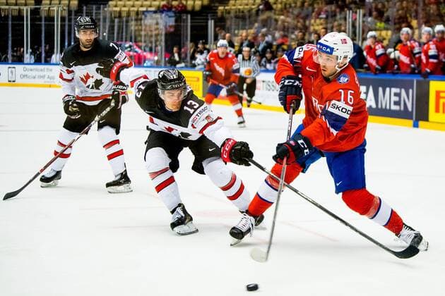 180510 Matt Barzal of Canada and Eirik Salsten of Norway during the IIHF Ice hockey Eishockey World Championship WM Weltmeisterschaft match between Norway and Canada on May 10, 2018 in Herning. Photo: Vegard Wivestad Gr¿tt BILDBYRN kod VG 170163 Copyright: VEGARDxWIVESTADxGR¯TT BB180510BB695