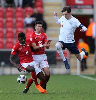 Switzerland v England UEFA EURO EM Europameisterschaft Fussball U17 U 17 Championship Alexandre Jankewitz (l) and David Jacovic (c) of Switzerland and Jimmy Garner (r) of England during the UEFA Euro U17 Championship match at the New York Stadium, Rotherham Content Not Available For UK Newspapers Copyright: xSimonxMoorex FIL-11776-0017