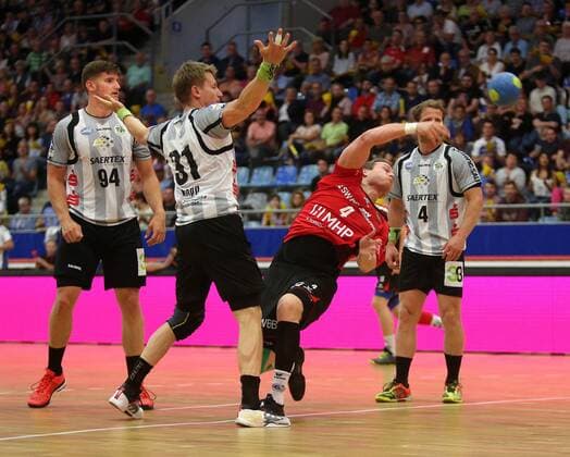 BAU 11.05.2018 Bietigheim Handball SG BBM Bietigheim vs. TV Emsdetten, v.l. Georg Pöhle (Emsdetten), Andre Kropp (Emsdetten), Patrick Rentschler (BBM), Merten Krings (Emsdetten)