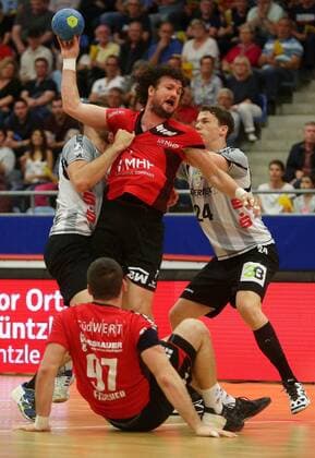 BAU 11.05.2018 Bietigheim Handball SG BBM Bietigheim vs. TV Emsdetten, v.l. Yannick Dräger (Emsdetten), Robin Haller (BBM), Sven Wesseling (Emsdetten)