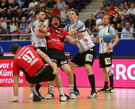 BAU 11.05.2018 Bietigheim Handball SG BBM Bietigheim vs. TV Emsdetten, v.l. Yannick Dräger (Emsdetten), Robin Haller (BBM), Sven Wesseling (Emsdetten)