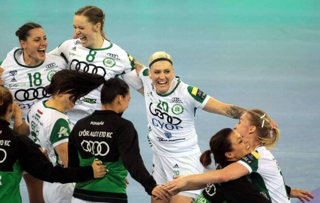 12.05.2018 Budapest(Hungary) CSM Bucuresti-Gyori Audi ETO KC women s handball champions league 1 2 final Eduarda Amorim Taleska(L),Anne Mette Hansen(c) , Anja Althaus(3rd from right) and Nora Mork(2nd from right) Gyori Audi ETO KC celebrate victory : 