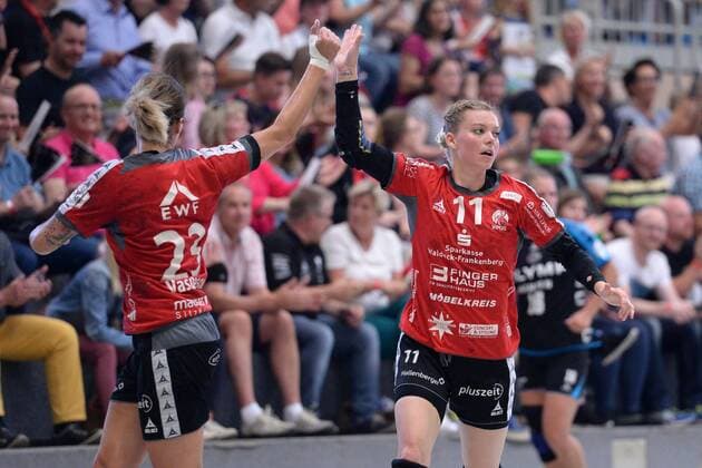 Jubel bei Miranda Schmidt-Robben (HSG Bad Wildungen Vipers) (R), Laura Nicoleta Vasilescu (L) -- Handball --- 1. Bundesliga Frauen --- HSG Bad Wildungen Vipers vs SG BBM Bietigheim --- 12.05.2018, Handball --- 1. Bundesliga Frauen --- HSG Bad Wildungen Vipers vs SG BBM Bietigheim --- 12.05.2018 Bad Wildungen Copyright: xSippel xEibner-Pressefotox EP_rsl