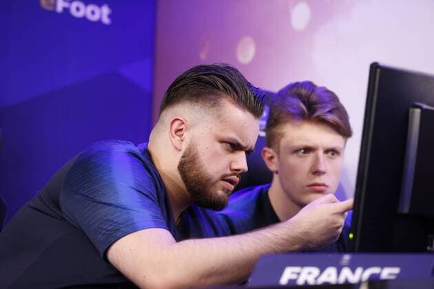 Roky ( Corentin Chevrey France) et DaXe ( Lucas Cuillerier France) FOOTBALL : France vs Belgique - 1er Match International de Esport - 12 05 2018 GwendolineLeGoff Panoramic 