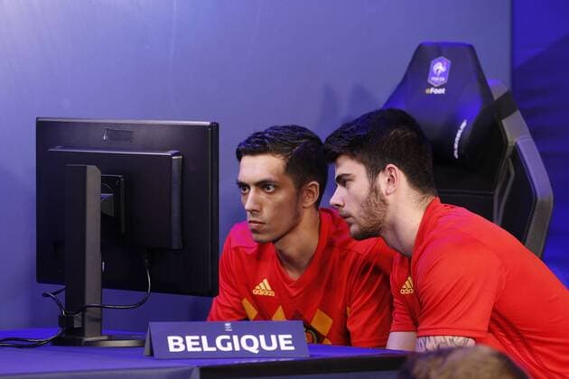 Blake Revenge ( Geoffrey Meghoe Belgique ) et Ardixa (Jason De Villers Belgique ) FOOTBALL : France vs Belgique - 1er Match International de Esport - 12 05 2018 GwendolineLeGoff Panoramic 