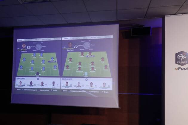 Equipe presentation FOOTBALL : France vs Belgique - 1er Match International de Esport - 12 05 2018 GwendolineLeGoff Panoramic 