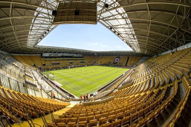 Fußball, Stadiongeschichte SG Dynamo Dresden Weitwinkel-Aufnahme vom DDV-Stadion rund zwei Stunden vor Anpfiff. 2. Bundesliga, Saison 2017 18, 34. Spieltag, SG Dynamo Dresden - 1. FC Union Berlin, Sonntag (13.05.2018), SG Dynamo Dresden vs. 1. FC Union Berlin