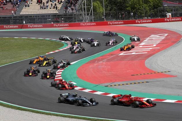 Photo4 LaPresse 13 05 2018 Barcelona, Spain Grand Prix Formula One Spain 2018 In the pic: Start of the race, Valtteri Bottas (FIN) Mercedes AMG F1 W09 and Sebastian Vettel (GER) Scuderia Ferrari SF71H & xa9; Photo4 LaPresse 13 05 2018 Barcelona, Spain Sport Grand Prix Formula One Spain 2018 In the pic: Start of the race, Valtteri Bottas (FIN) Mercedes AMG F1 W09 and Sebastian Vettel (GER) Scuderia Ferrari SF71H  Copyright: xPhoto4 LaPressex