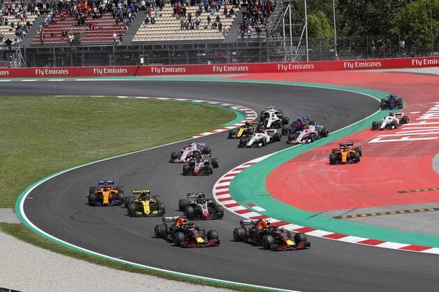 Photo4 LaPresse 13 05 2018 Barcelona, Spain Grand Prix Formula One Spain 2018 In the pic: Start of the race, Daniel Ricciardo (AUS) Red Bull Racing RB14 and Max Verstappen (NED) Red Bull Racing RB14 & xa9; Photo4 LaPresse 13 05 2018 Barcelona, Spain Sport Grand Prix Formula One Spain 2018 In the pic: Start of the race, Daniel Ricciardo (AUS) Red Bull Racing RB14 and Max Verstappen (NED) Red Bull Racing RB14  Copyright: xPhoto4 LaPressex