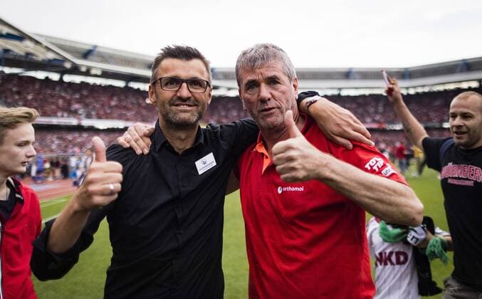 Bilder des Tages - SPORT Nürnberg, 13.05.2018 Jubel: Trainer Michael Köllner (FCN) und Trainer Friedhelm Funkel (F95) 1. FC Nürnberg - Fortuna Düsseldorf *** Nuremberg 13 05 2018 Cheers coach Michael Köllner FCN and coach Friedhelm Funkel F95 1 FC Nuremberg Fortuna Dusseldorf